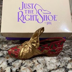 Just The Right Shoe by Raine Aladdin’s delight